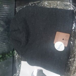 Fulllight Tech Bluetooth Beanie